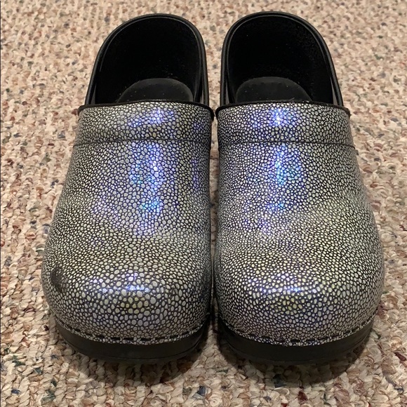 dansko metallic